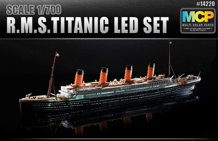 AC14220 1/700 RMS TITANIC LED set(MCP)